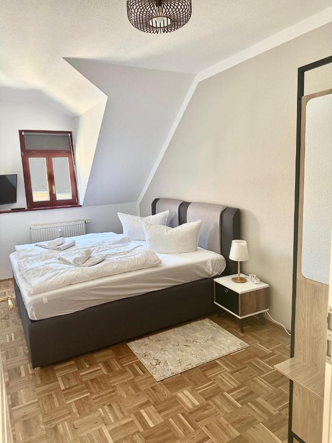 Goldigeferienwohnung "Am Markt" In Pirna Bagian luar foto